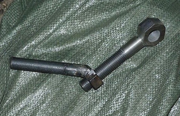 Болт откидной в сборе 1443.01.180